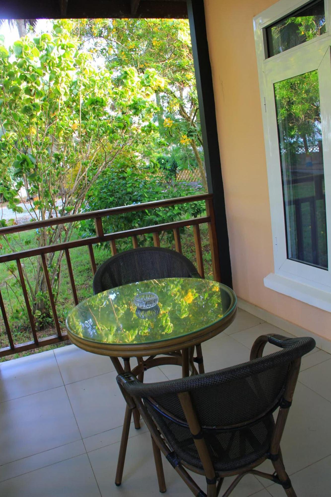 Charlestina Beach Resort Ampeni Εξωτερικό φωτογραφία